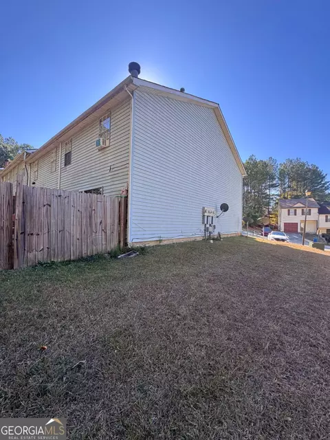 Exterior - 1602 Pine Tree Trl, Atlanta, GA 30349 photo 2 of 4