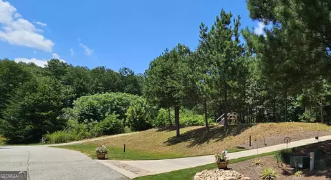 915 N Edgewater Trl, Toccoa, GA 30577