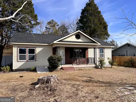 3 E Ninth St, Mcrae-helena, GA 31037