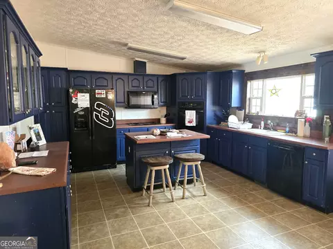 Kitchen - 5500 Ga Highway 88 W, Stapleton, GA 30823 photo 1 of 2
