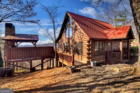 470 Gobbler Knob Dr, Ellijay, GA 30540