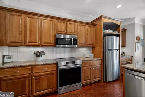 Kitchen - 830 John Lovelace Rd, Lagrange, GA 30241 photo 4 of 6