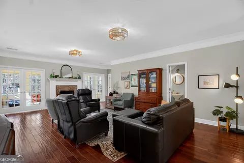 Living - 830 John Lovelace Rd, Lagrange, GA 30241 photo 2 of 2