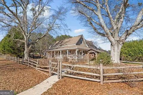333 Davis Rd, Carrollton, GA 30116