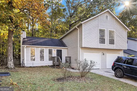 1169 Oaks Pl, Stone Mountain, GA 30083