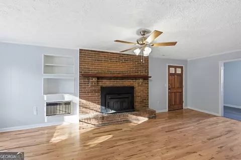 Living - 397 Highview Rd, Toccoa, GA 30577 photo 5 of 8