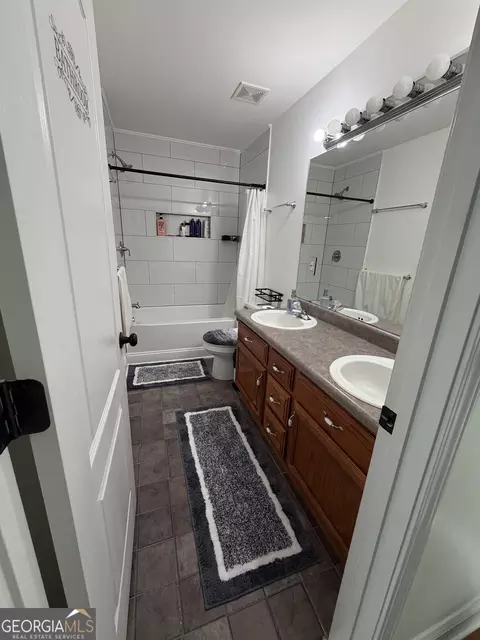 Bath - 340 Noel Way, Hampton, GA 30228 photo 4 of 4