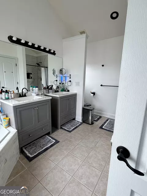 Bath - 340 Noel Way, Hampton, GA 30228 photo 2 of 4