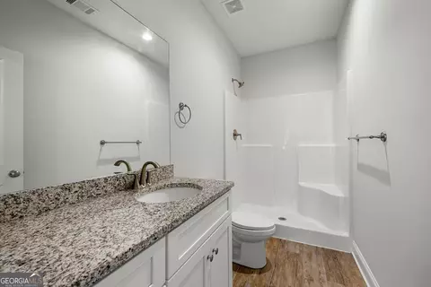 Bath - 110 Lenox Cir, Lagrange, GA 30241 photo 1 of 2