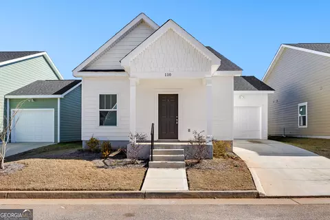 110 Lenox Cir, Lagrange, GA 30241