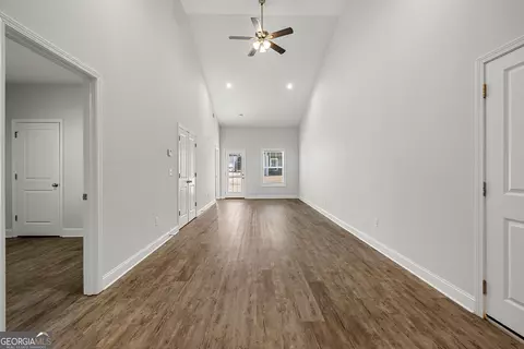 Entry Way - 110 Lenox Cir, Lagrange, GA 30241 photo 4 of 5
