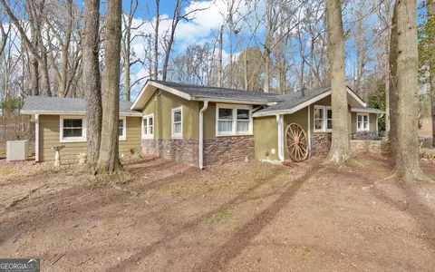 1291 Brays Lake Rd, Royston, GA 30662