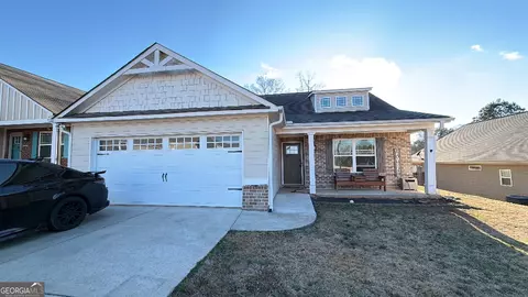 114 Sugar Creek Dr, Cornelia, GA 30531