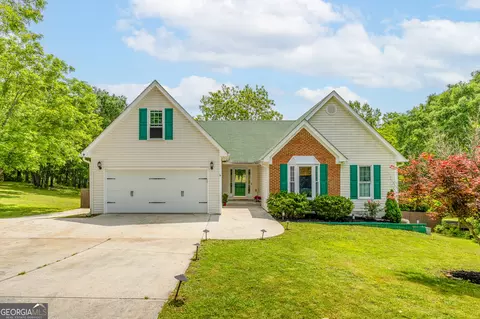 1426 Wyntercreek Dr, Hoschton, GA 30548