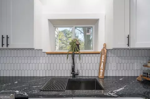 Kitchen - 190 Northside Dr, Jasper, GA 30143 photo 3 of 4