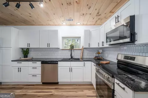 Kitchen - 190 Northside Dr, Jasper, GA 30143 photo 1 of 4