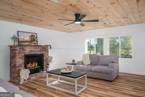 Living - 190 Northside Dr, Jasper, GA 30143 photo 2 of 3