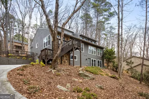 110 Lake Top Ct, Roswell, GA 30076