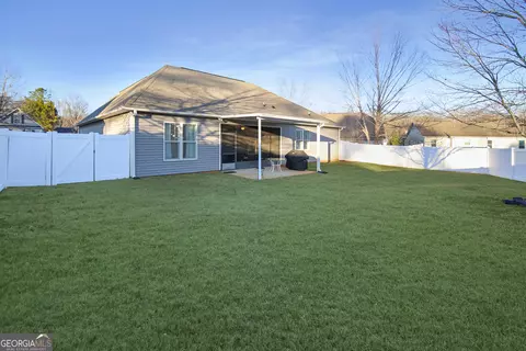 Exterior - 204 Dixie Creek Dr, Lagrange, GA 30240 photo 2 of 7