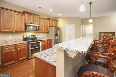Kitchen - 204 Dixie Creek Dr, Lagrange, GA 30240 photo 2 of 7