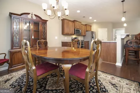 Dining - 204 Dixie Creek Dr, Lagrange, GA 30240 photo 4 of 5