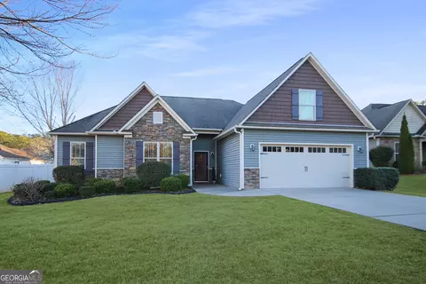 Exterior - 204 Dixie Creek Dr, Lagrange, GA 30240 photo 6 of 7