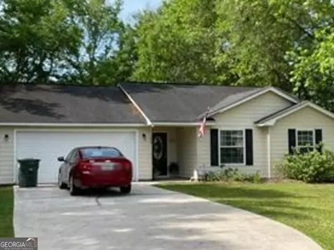 104 Laurel Ln, Kingsland, GA 31548