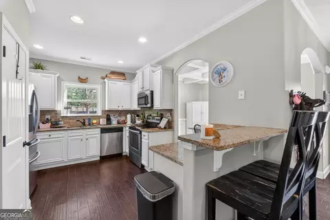 Kitchen - 204 Millie Ct, Jackson, GA 30233 photo 2 of 2