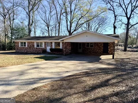 102 Lee St, Centerville, GA 31028