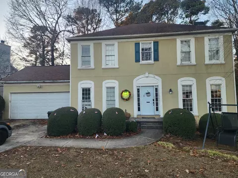 215 Boca Ciega Ct, Alpharetta, GA 30022