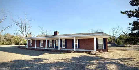 201 Burketts Ferry Rd, Hazlehurst, GA 31539