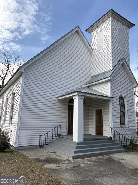 65 Central St N, Rhine, GA 31077