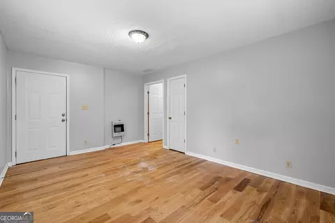 Living - 1330 Dunn Rd, Molena, GA 30258 photo 5 of 7