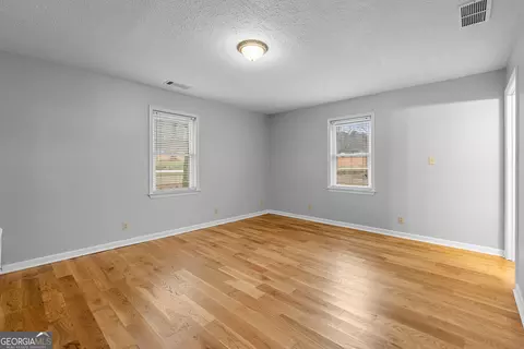 Bedroom - 1330 Dunn Rd, Molena, GA 30258 photo 3 of 6