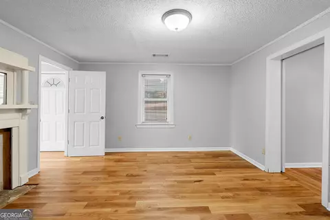 Living - 1330 Dunn Rd, Molena, GA 30258 photo 7 of 7