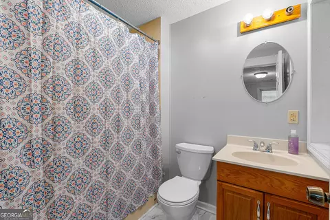 Bath - 1330 Dunn Rd, Molena, GA 30258 photo 3 of 3