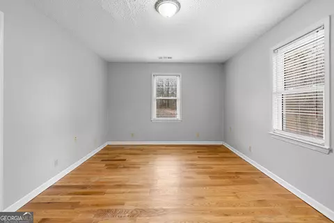 Bedroom - 1330 Dunn Rd, Molena, GA 30258 photo 2 of 6