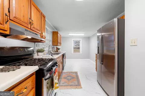 Kitchen - 1330 Dunn Rd, Molena, GA 30258 photo 4 of 4