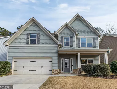 523 Cherry Creek Dr, Loganville, GA 30052
