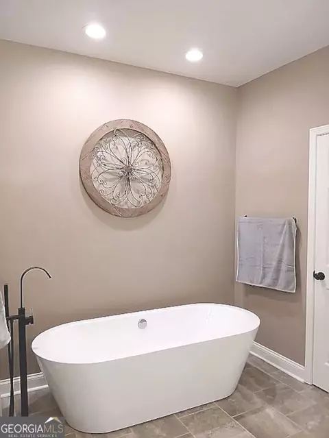 Bath - 340 Hodge Rd, Perry, GA 31069 photo 6 of 7