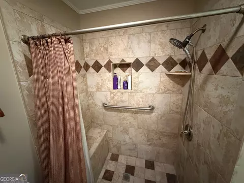 Bath - 223 Trinity Rd, Dublin, GA 31021 photo 3 of 5