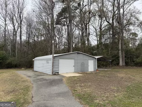 Exterior - 223 Trinity Rd, Dublin, GA 31021 photo 6 of 8