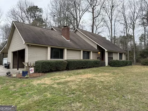 Exterior - 223 Trinity Rd, Dublin, GA 31021 photo 2 of 8
