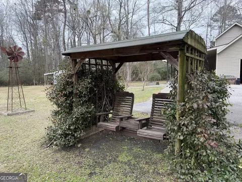 Exterior - 223 Trinity Rd, Dublin, GA 31021 photo 5 of 8
