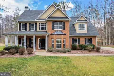 290 Farr Lake Dr, Tyrone, GA 30290