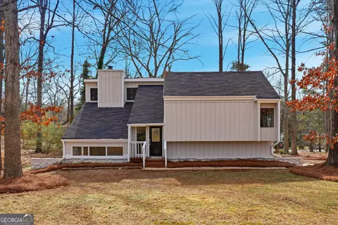 5001 Hickory Oak Ct, Stone Mountain, GA 30088