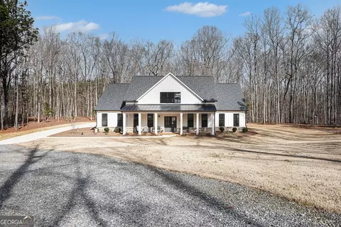 Exterior - 1505 Willis Rd, Barnesville, GA 30204 photo 2 of 9