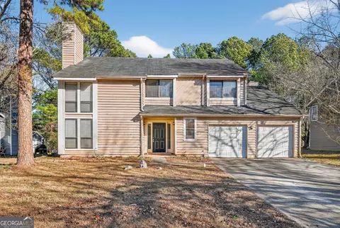 858 Chapman Cir, Stone Mountain, GA 30088