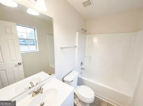 Bath - 736 Tullamore Way, Hampton, GA 30228 photo 1 of 6
