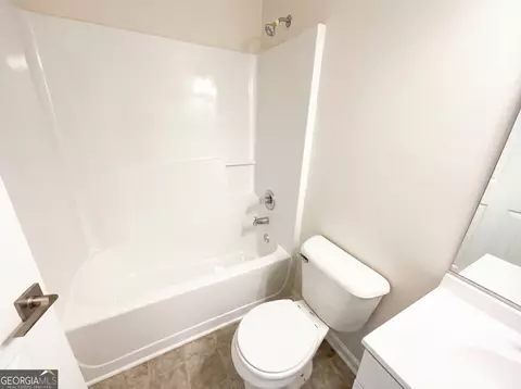 Bath - 736 Tullamore Way, Hampton, GA 30228 photo 2 of 6